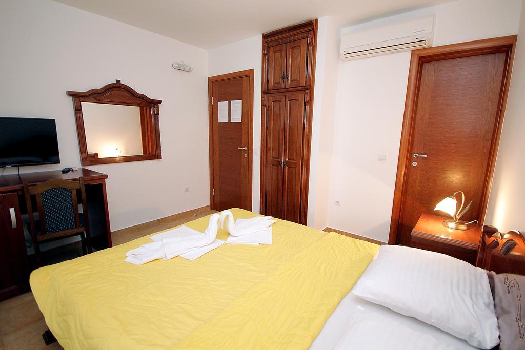 Apartmani More Sveti Stefan Exterior foto